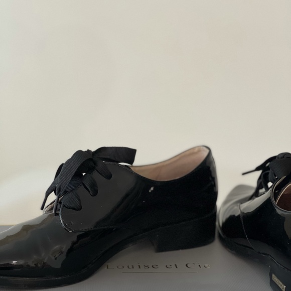 Louise et Cie black patent lace up shoe - Picture 1 of 5